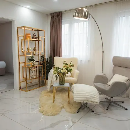Kamin Und Fussbodenheizung, Luxrem In Homeoffice Apartment *